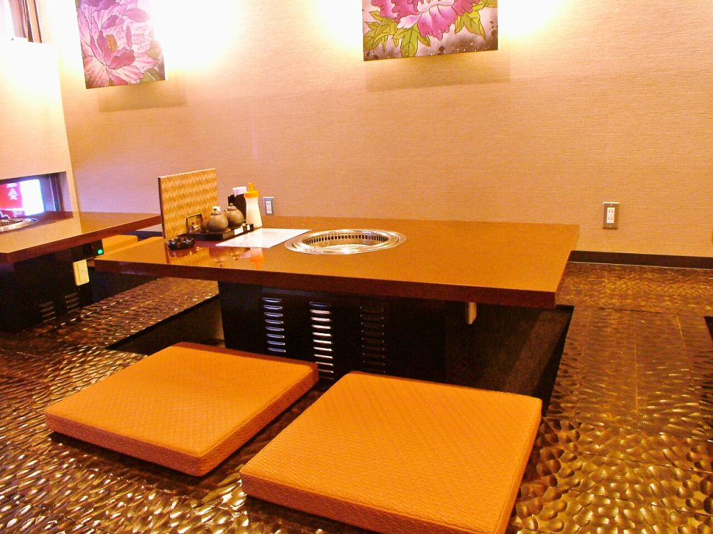 少人数でのご利用にも対応可能。11:30～翌0:00まで最高級のお肉を堪能できます。