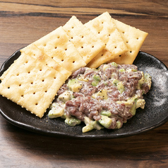 馬とアボカドのタルタルステーキ