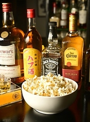 MOJO Bar&Lounge 【ビリヤード&カラオケ無料】那覇 久茂地 の特集写真