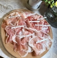 料理メニュー写真&nbsp;名物!！生ハム・サラミ・加熱ハムの全10種類盛り合わせ
