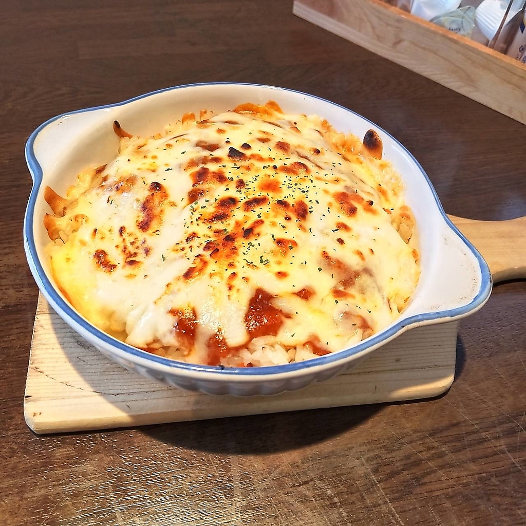 アツアツホクホクのドリアはいかがですか？「ミラノ風」「カレー」「チキン」と種類豊富にご用意！