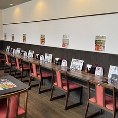 カウンター席が6席ございます。