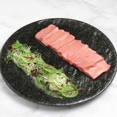 牛たんのお刺身　香草　薬味