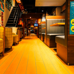 さくら餃子酒場 神田駅前店の雰囲気1