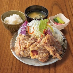 【こころ唐揚げ定食】(ご飯、味噌汁、サラダ、お新香つき)