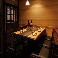 ◆ 6名様～10名様テーブル個室 ◆個室居酒屋をお探しなら是非当店へお越しください！少人数様から団体様まで幅広くご案内いたします◎当店自慢の絶品料理がご堪能いただける宴会に最適なコースも多数ご提供しております