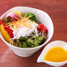 旬の地場野菜を使用したサラダ 自家製ドレッシング