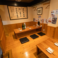 木の温もりに包まれるお座敷でゆったり心地よいご宴会を
