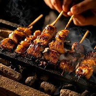 『銘柄地鶏使用の焼き鳥盛り合わせ＋100種類食べ放題