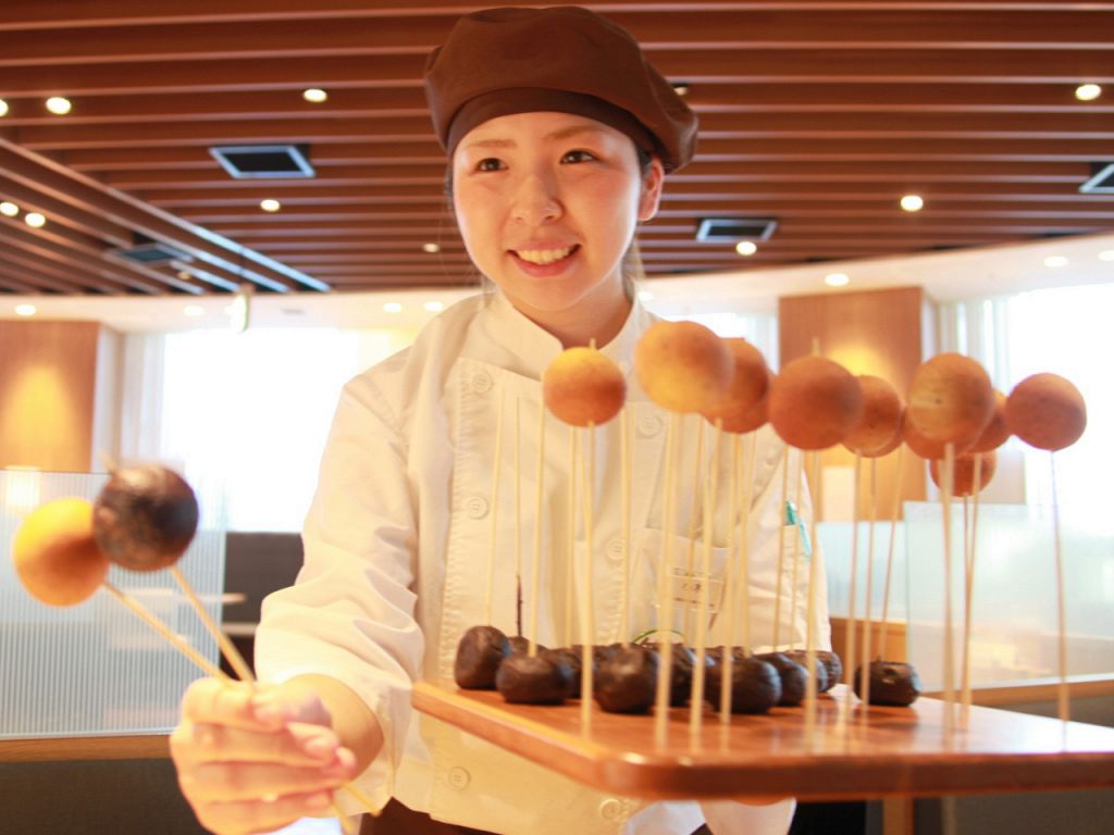 ≪PREMIUM限定/オリジナルMENU≫店内を回るWELCOME串に、注文後調理するできたてMENUもご用意！