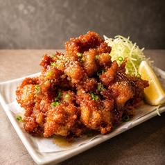 カリカリ鶏皮唐揚げ