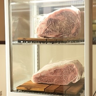 自社牧場で育てた県産和牛だからリーズナブル