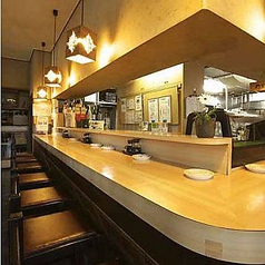 お一人様でも気軽にお食事できるカウンター席
