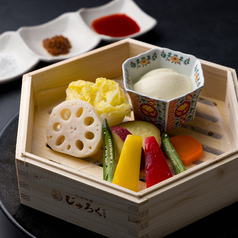 彩り野菜と豆腐の蒸籠蒸し・温サラダ