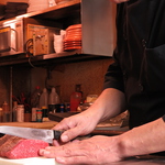 自慢の料理に舌鼓！新鮮な食材をふんだんに使用した絶品料理をご堪能下さい。