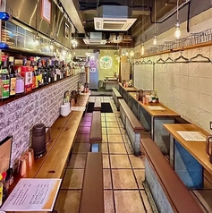 カウンター中心の店内で、お一人様でも気軽に利用可能