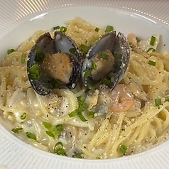 シーフードのクリームソースパスタ