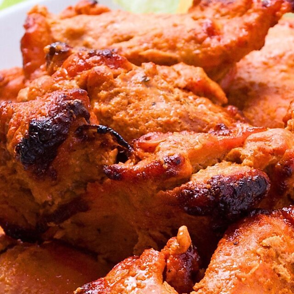 【目黒駅徒歩1分】本場スパイス香る絶品カレーと肉料理を堪能！食べ飲み放題3000円より