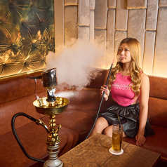 豊富なシーシャフレーバーと相性抜群の料理を楽しもう！