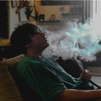 ゆったりソファーでシーシャを