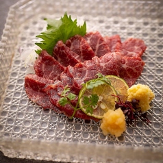 熊本県直送！特撰霜降り馬刺し