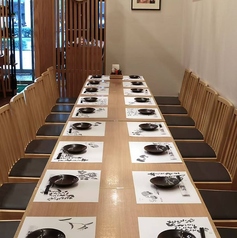 リラックスできる和空間は、貸切でもご利用頂けます。会社宴会や大人数での飲み会にどうぞ。