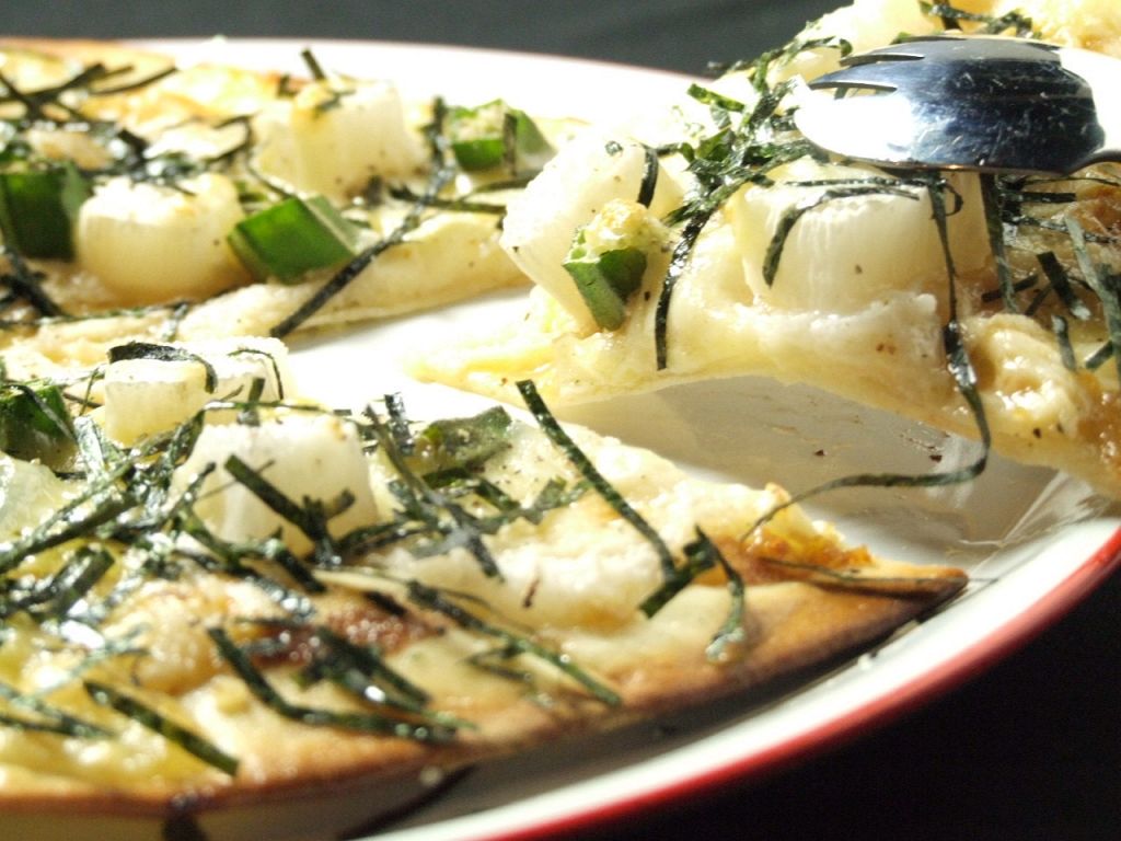 知る人ぞ知る懐かしのニッポンの伝説ピザ　1650円