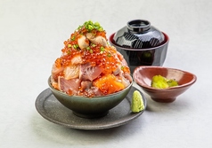 牡蠣海と海鮮盛り丼