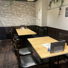 【店内奥テーブル席へリニューアル!!】2名～最大35名様までご利用いただけるテーブル席♪広く開放的なテーブルで飲食いただけます。