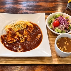 ランチでも本格フードメニューも心ゆくまで堪能できる♪