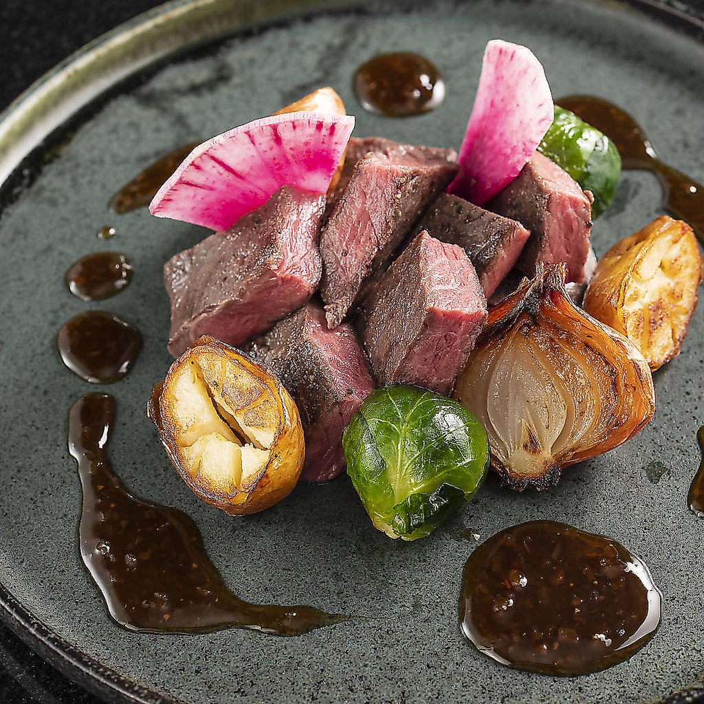 【 最新鋭の調理法・分子ガストロノミー技術 】新宿で三ツ星シェフの味を完全再現。