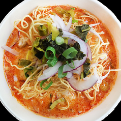 カオソーイ（ココナッツカレー麺）