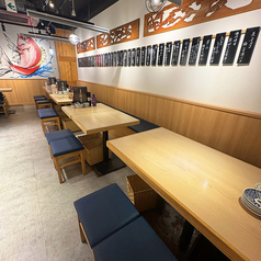 最大10~20名様までご利用いただけるテーブル席は季節のご宴会やお集まりに最適です。飲み放題付きのコースや二次会にも最適なお食事などさまざまご用意してお待ちしております。※お隣の席とはパーテーションで仕切ることも可能です。