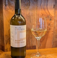 イタリア自然派ワイン中心に厳選されたワインが楽しめる