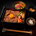 料理メニュー写真&nbsp;【ランチ限定】三田和牛すき焼き重
