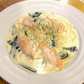 料理メニュー写真&nbsp;サーモンとほうれん草のクリームソース