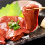 鮮度に拘った馬刺しは一度食べたらやみつきに・・・！