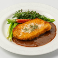 料理メニュー写真 京都ポークのカツレツ 季節の京野菜グリルを添えて
