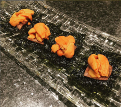 うに肉(4ヶ)黒毛和牛