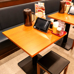 和空間の落ち着ける店内は、少人数様でも気軽にご利用頂けます。