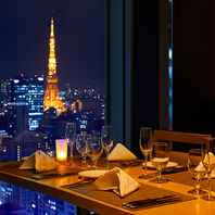 ディナーは見目麗しいお料理が楽しめるコース料理を