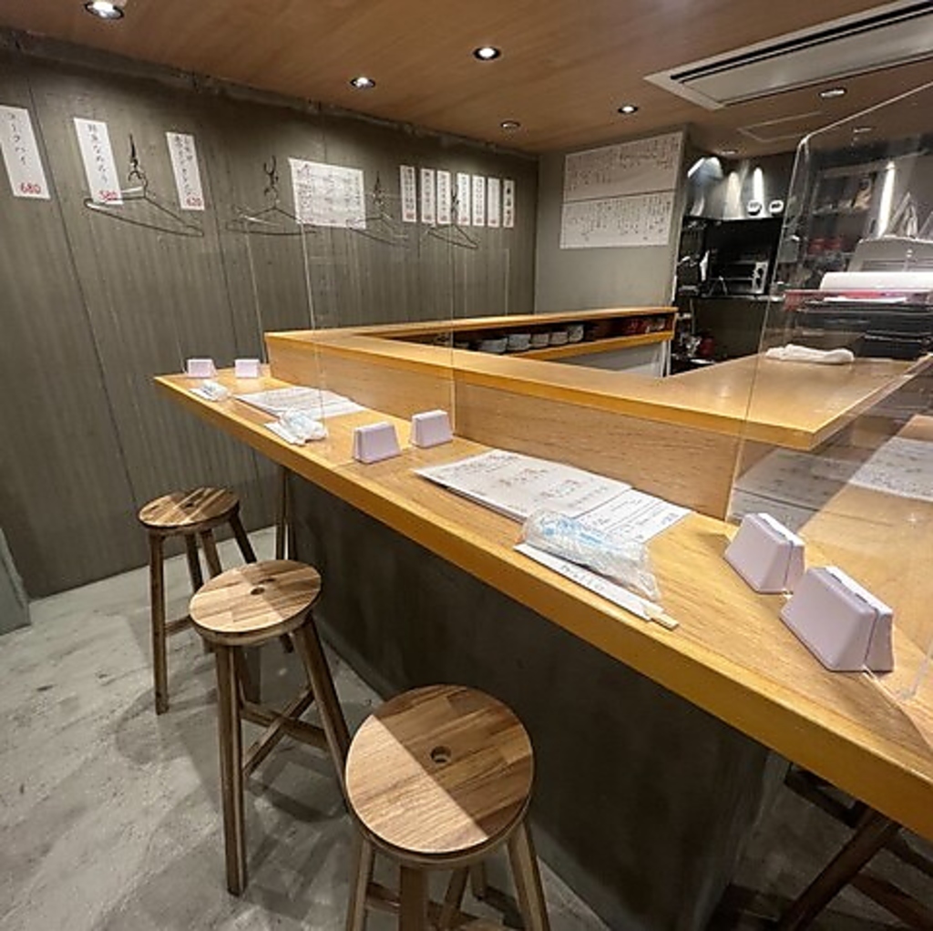 和の職人が仕上げる多彩な『鮨』と粋な『肴』をお愉しみください