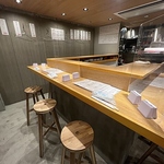 和の職人が仕上げる多彩な『鮨』と粋な『肴』をお愉しみください