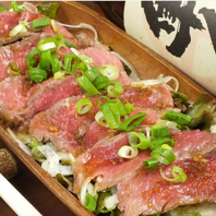 自家製玉ねぎソースを使ったローストビーフレギュラー