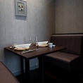 お二人のための2名様用個室をご用意しました。プライベートな空間で、大切な人との語らいを心ゆくまでお楽しみください。記念日やデートに最適です。