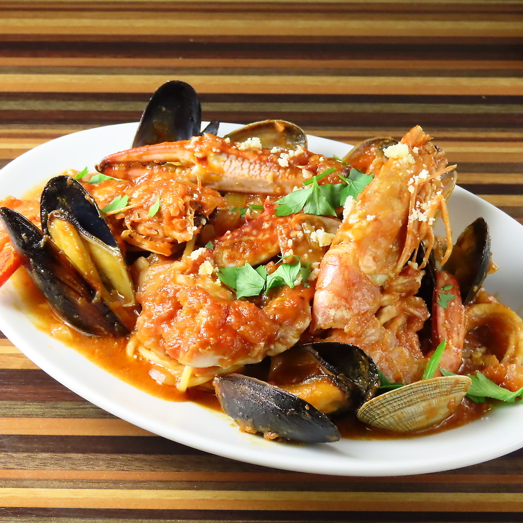 魚介たっぷり！ペスカトーレ…新鮮な魚介たっぷりでご提供。