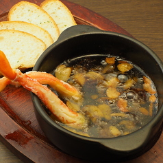 カニとトマトのアヒージョ