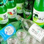 韓国焼酎の種類も豊富！韓ドラでよく見る乾杯シーン再現できます◎グラス合わせてコンべ！チャーン♪