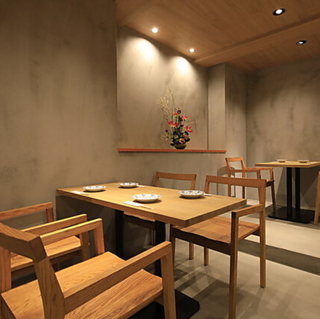 和の職人が仕上げる多彩な『鮨』と粋な『肴』をお愉しみください