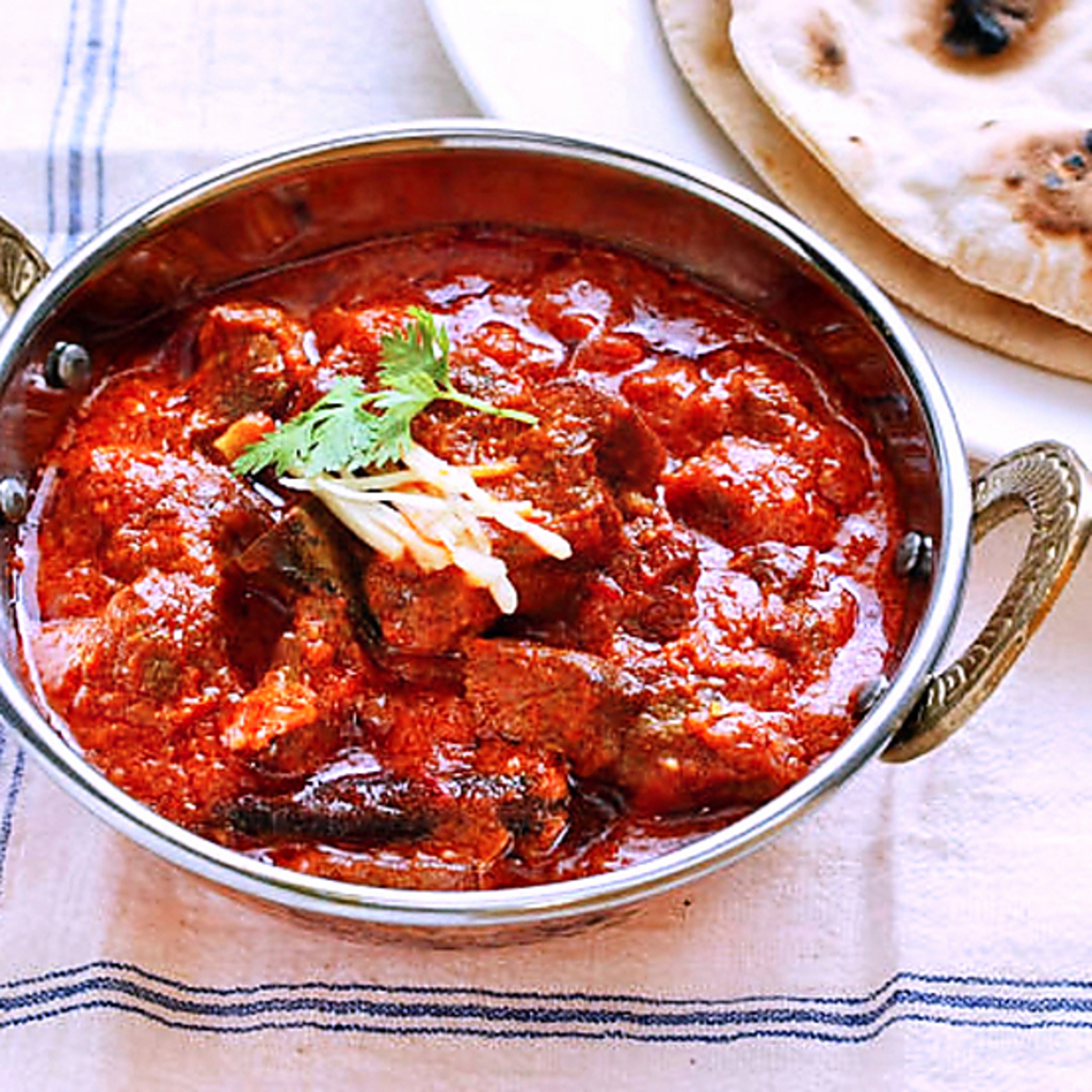 【目黒駅徒歩1分】本場スパイス香る絶品カレーと肉料理を堪能！食べ飲み放題3000円より